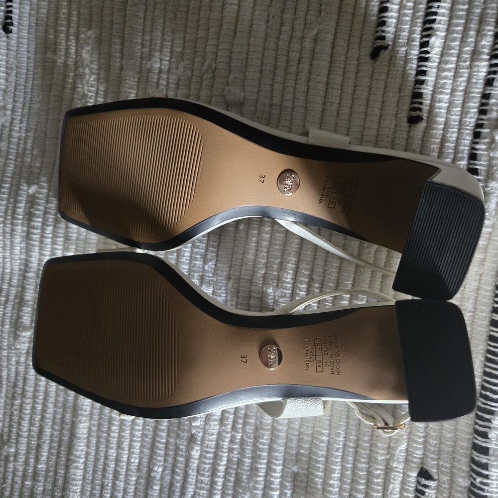 Elegant White Women's Sandals - Picture 4 of 4